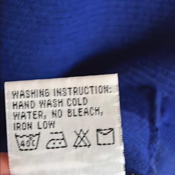 La Madona Women's Blue Crew Neck Sparkly 3/4 Sleeve Sweater, size M - Picture 6 of 7